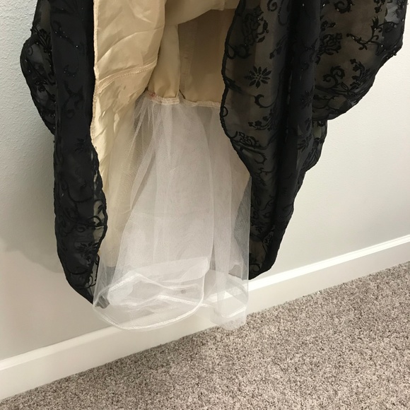 SOLD - Formal Dress/Gown - Picture 4 of 8